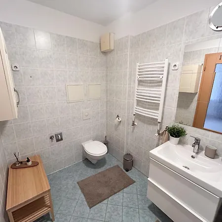 District 9 * بودابست